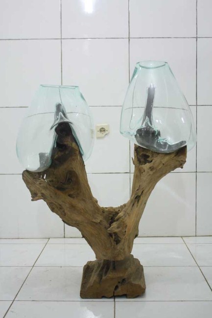 Business Opportunity Information. If you are looking for something to sell or to turn into a job opportunity and earn up to 300% profit, then this is the item for you to sell.  This handcrafted liquid glass vase is unique in every way. For flower vases, fish, and so on. For more details on how you can become a distributor, please send a message or contact via WhatsApp at +27734858218